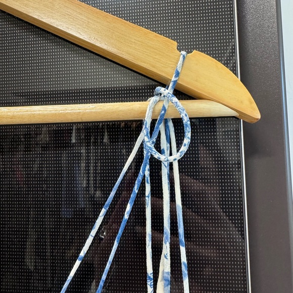 Reformation Kourtney Dress in the Pompadour print. Size 4 - Picture 4 of 6